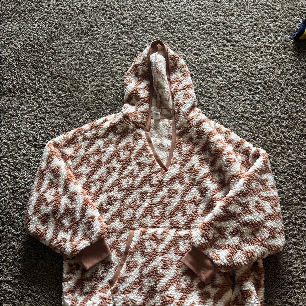 Cozy Hooded Sherpa Pullover in Cream & Rust VS pink size L